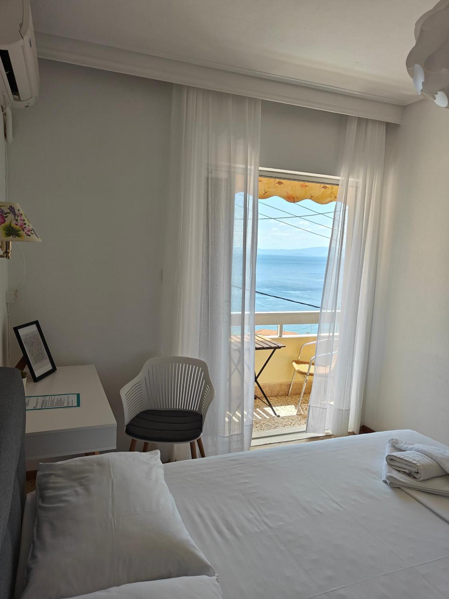 Hotel Rania Лутра-Эдипсу Экстерьер фото